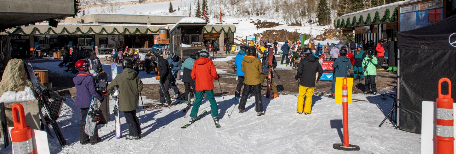 People gathering for Snowboarding